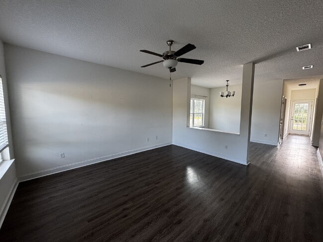 333 Grayson Ave in Hinesville, GA - Building Photo - Building Photo