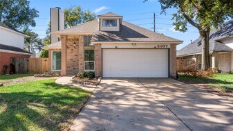 2107 Charlton House Ln in Katy, TX - Building Photo