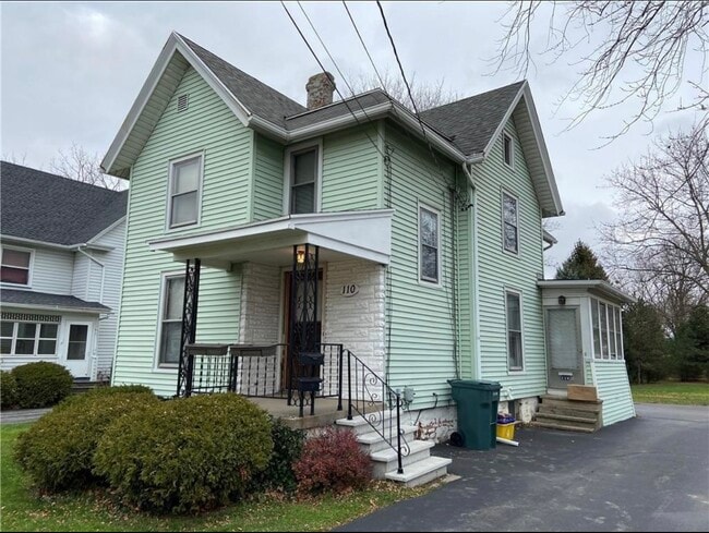 110 Lake Ave, Unit 110 Lake Avenue Up Apt in Hilton, NY - Foto de edificio - Building Photo