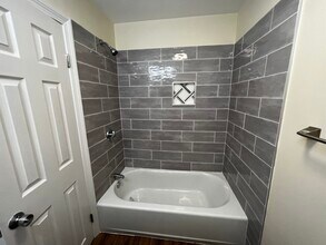 892 Huntington Ave, Unit 5 in Boston, MA - Building Photo - Building Photo