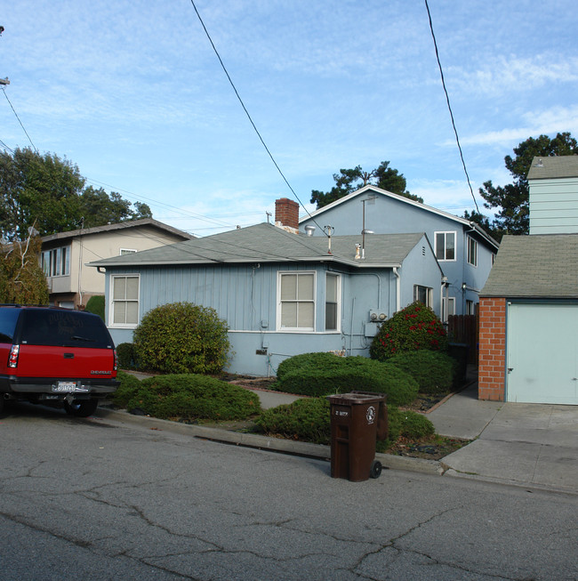 616 McLaughlin St in Richmond, CA - Foto de edificio - Building Photo