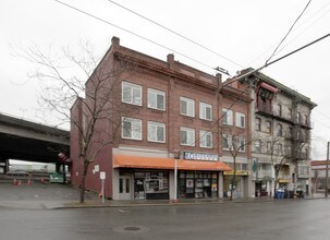 Don Hee Apartments in Seattle, WA - Foto de edificio - Building Photo