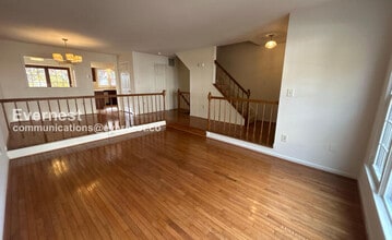 7386 Hidden Knolls Ct in Springfield, VA - Building Photo - Building Photo