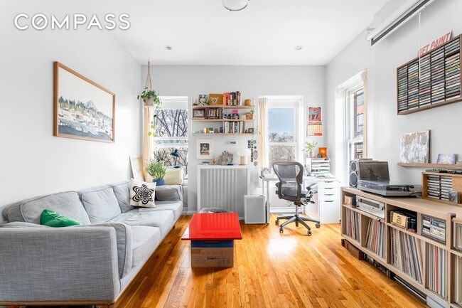 258 Halsey St in Brooklyn, NY - Building Photo - Building Photo