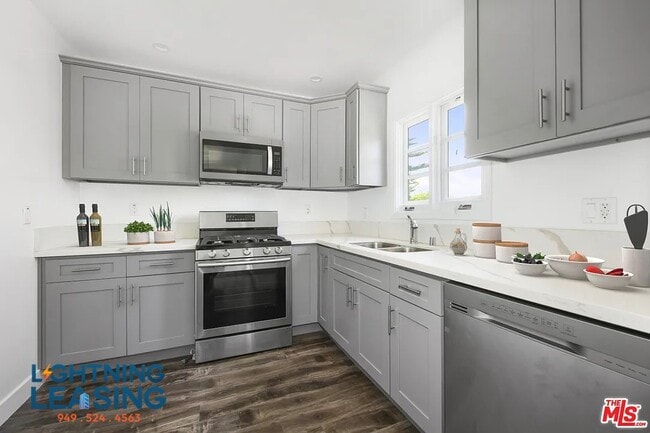 1523 1/2 Meadowbrook Ave in Los Angeles, CA - Building Photo - Building Photo