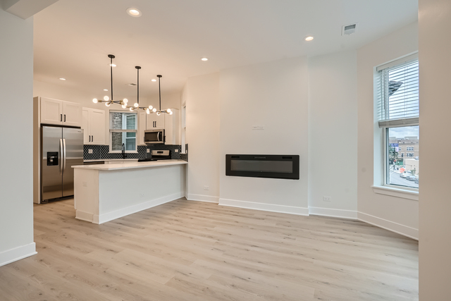3509 N Sheffield Ave, Unit 3 in Chicago, IL - Building Photo