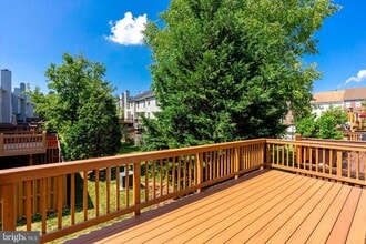 5708 Belcher Farm Dr in Centreville, VA - Building Photo - Building Photo