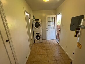 618 James St in West Sacramento, CA - Building Photo - Building Photo