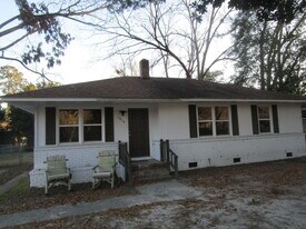 1914 Georgianna Dr in Sumter, SC - Building Photo