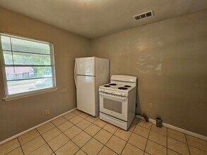 914 Harlandale Ave in Dallas, TX - Building Photo - Building Photo
