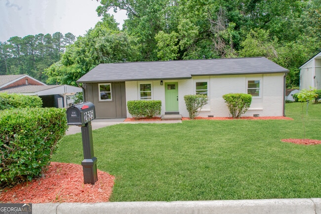 2625 Santa Barbara Dr NW in Atlanta, GA - Building Photo - Building Photo