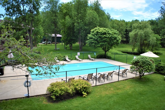 Chestnut Hills Apartments
