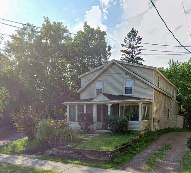 property at 312 Colchester Ave