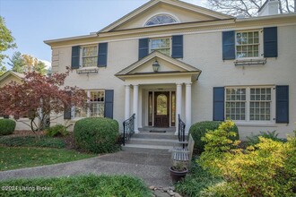 11604 E Osage Rd in Louisville, KY - Foto de edificio - Building Photo