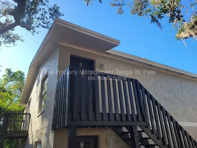 15417 Livingston Ave in Lutz, FL - Building Photo - Building Photo