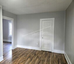 211 Line Ave in Ellwood City, PA - Building Photo - Building Photo