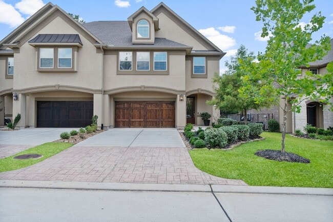 property at 19 Silver Rock Dr