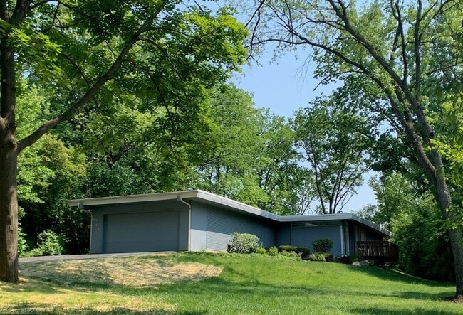 property at 715 Longwood Dr