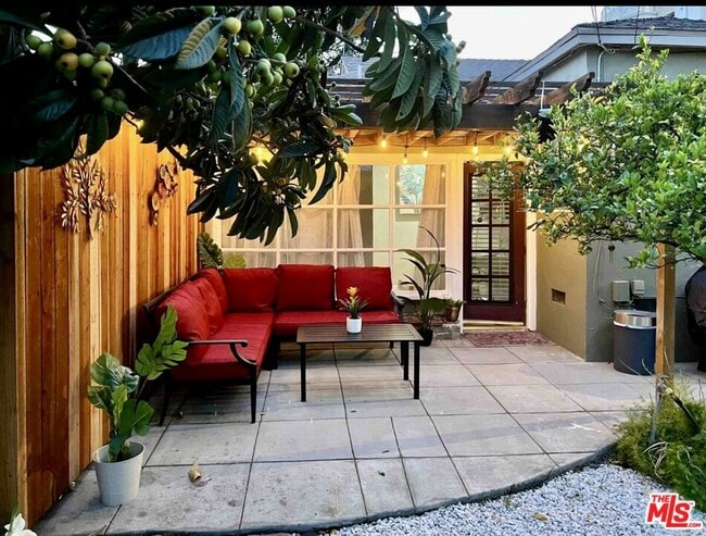 5944 Irvine Ave in Los Angeles, CA - Building Photo - Building Photo