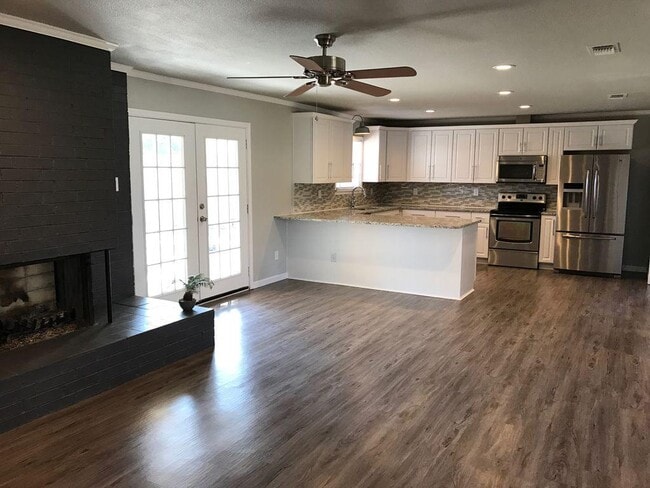 4907 11th St in Lubbock, TX - Building Photo - Building Photo