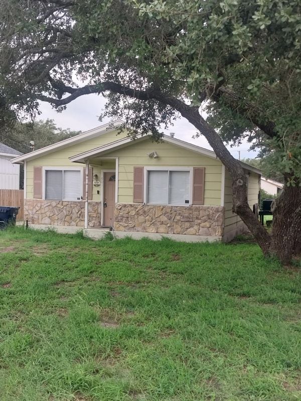 property at 901 N Terry St