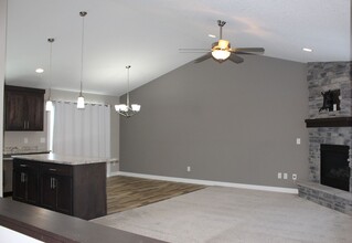 1661 Morning Glory Dr in River Falls, WI - Building Photo - Building Photo