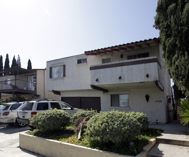 4550 Bancroft St in San Diego, CA - Foto de edificio - Building Photo