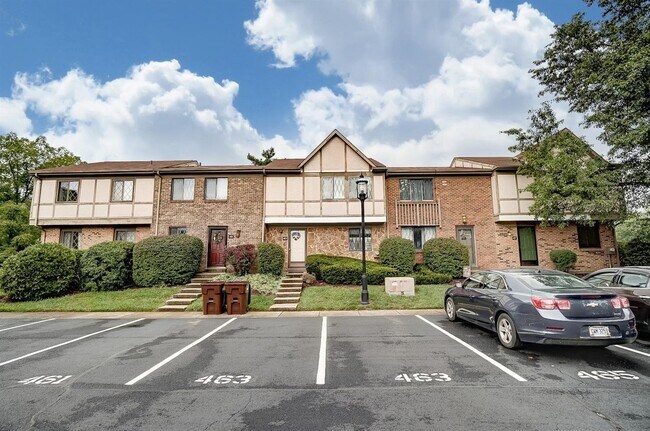 465 Dartmouth Cir in Cincinnati, OH - Building Photo - Building Photo