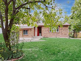 2853 S Biscay Ct in Aurora, CO - Building Photo