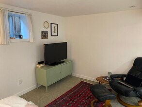 216 W Boston St, Unit B in Seattle, WA - Building Photo - Building Photo