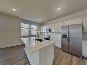 212 Deanscroft Dr in Pickerington, OH - Building Photo - Building Photo