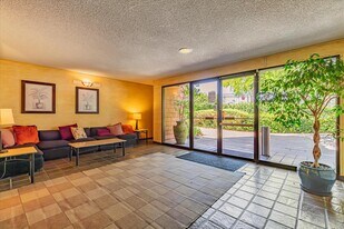 25676 University Ct, Unit University in Hayward, CA - Building Photo