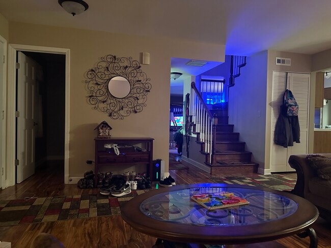 716 Greenmeadow Ct in Crystal Lake, IL - Building Photo - Building Photo