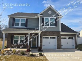 1722 Eagle Vw Dr in Kernersville, NC - Building Photo
