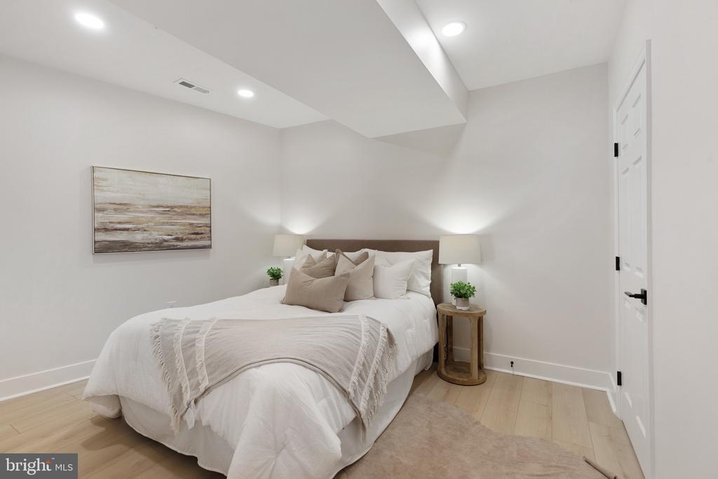 1601 Portugal St in Baltimore, MD - Building Photo