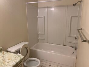 212 Fulton St in Eau Claire, WI - Foto de edificio - Building Photo