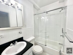 EAST 46 STREET in New York, NY - Building Photo - Building Photo