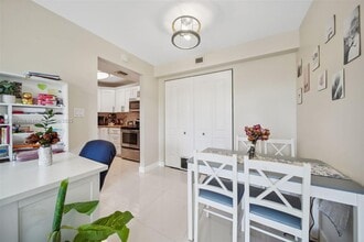 1740 NW North River Dr, Unit # 226 in Miami, FL - Foto de edificio - Building Photo