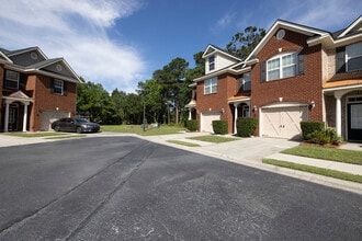 777 King George Blvd, Unit 2 in Savannah, GA - Foto de edificio - Building Photo