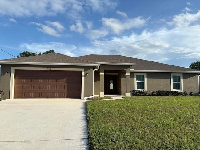 property at 1692 SW Alvaton Ave
