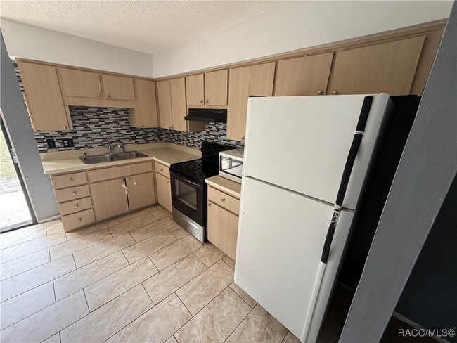 7630 W Homosassa Trail in Homosassa, FL - Building Photo - Building Photo