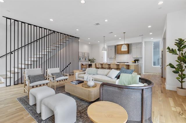 4330 Dickason Ave in Dallas, TX - Building Photo