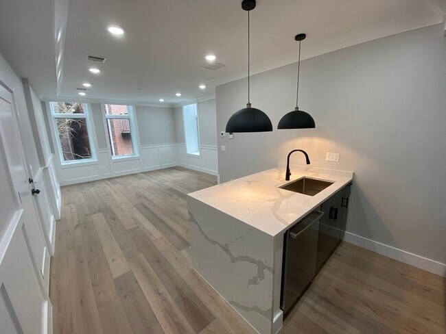 301 Somerville Ave, Unit I in Somerville, MA - Foto de edificio - Building Photo