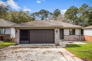 429 Springwood Way in Niceville, FL - Building Photo
