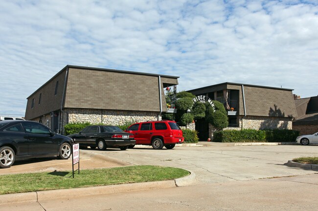 Westridge Manor in Oklahoma City, OK - Foto de edificio - Building Photo