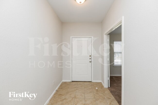 10117 Clemmons Rd in White Settlement, TX - Foto de edificio - Building Photo