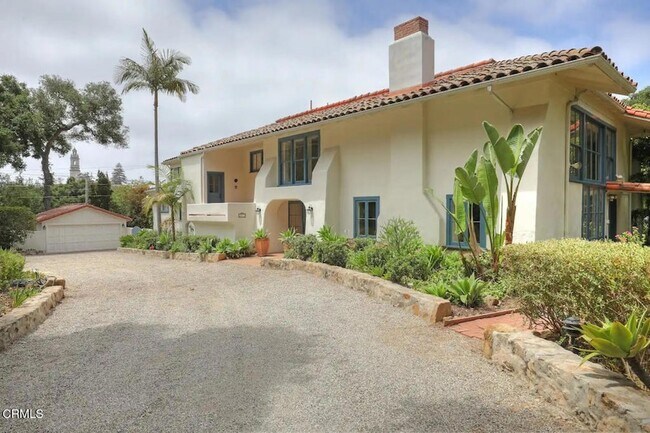 property at 2607 Puesta del Sol