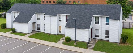 Landmark Apartments in Petersburg, VA - Building Photo - Building Photo