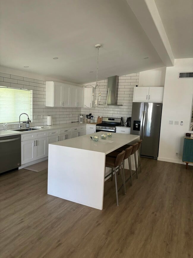 47884 Coronado Dr