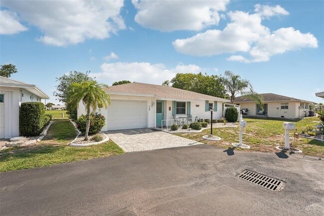 708 Rutgers Pl in Sun City Center, FL - Building Photo - Building Photo